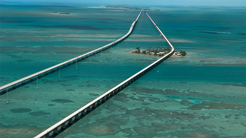 Key West Day Trip — Keys road