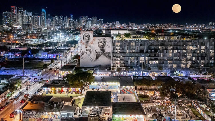 Wynwood details at night